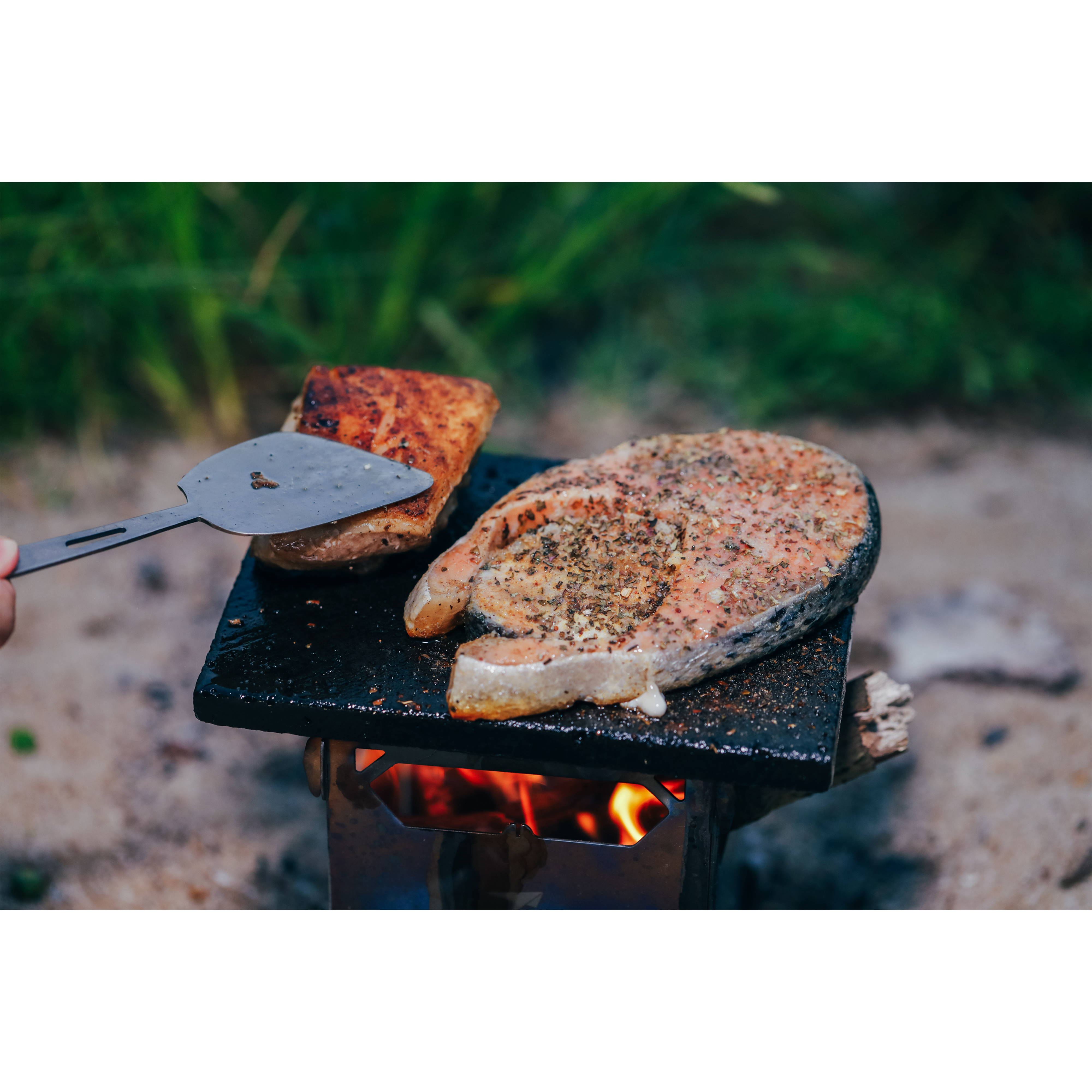 Att laga mat under camping: Tips och recept för minnesvärda måltider utomhus