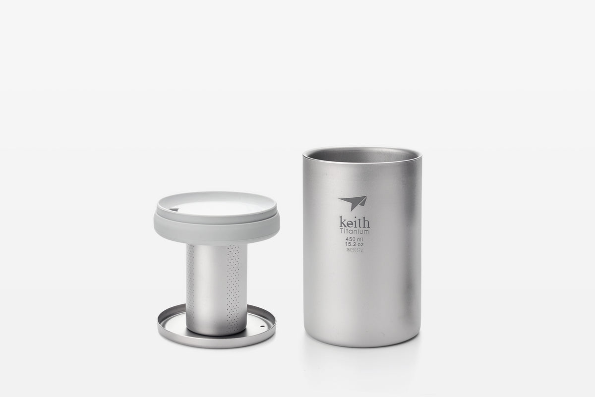 Becher mit integriertem Tee -Infuser