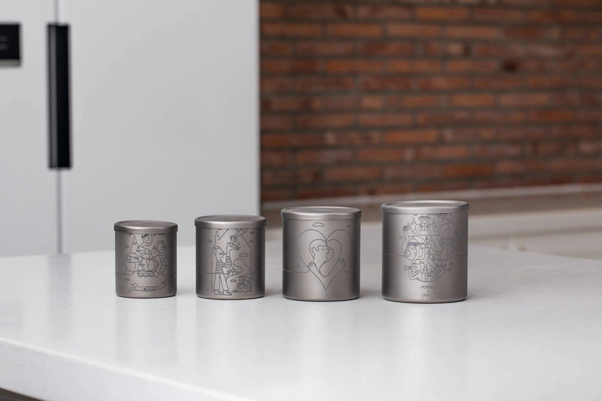 Titan -Becher -Set