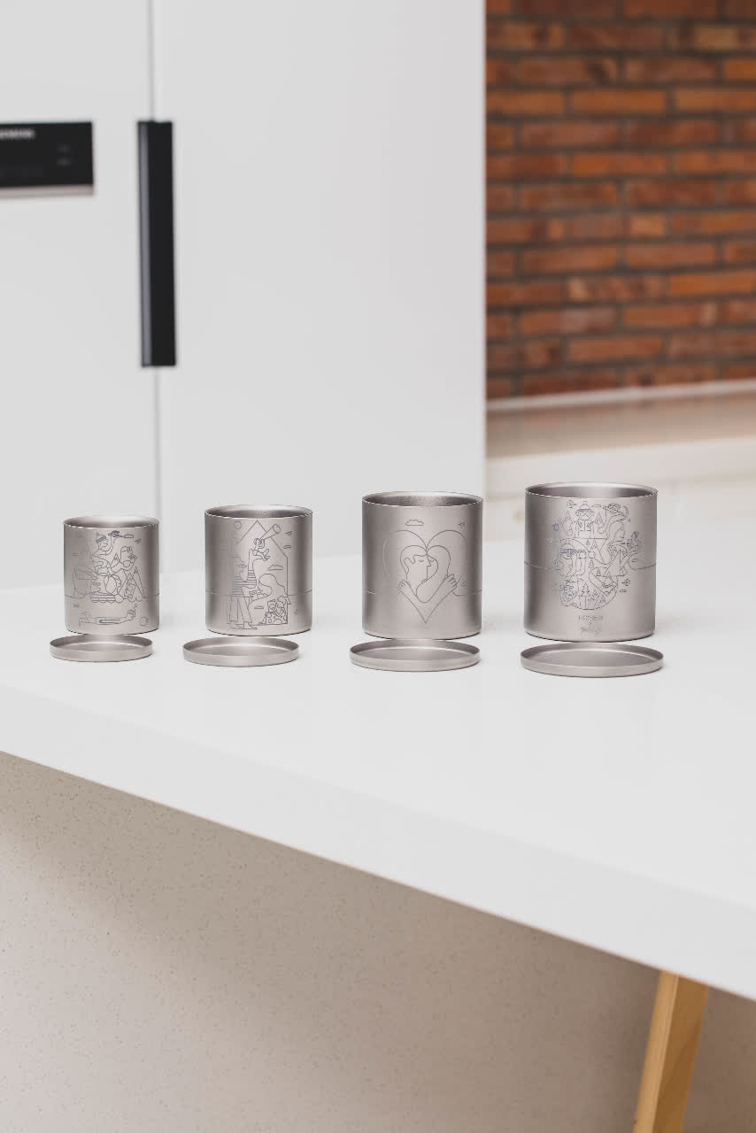 Titan -Becher -Set
