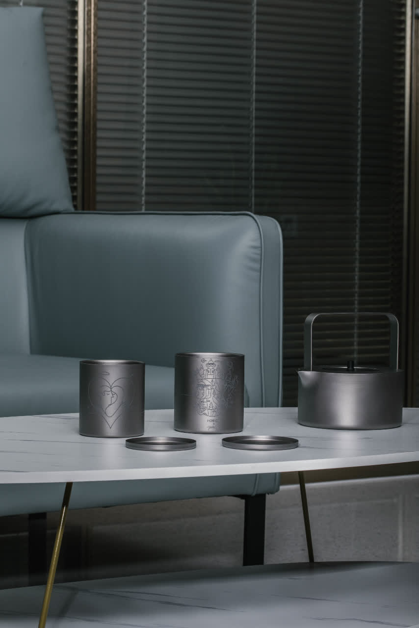 Titan -Becher -Set
