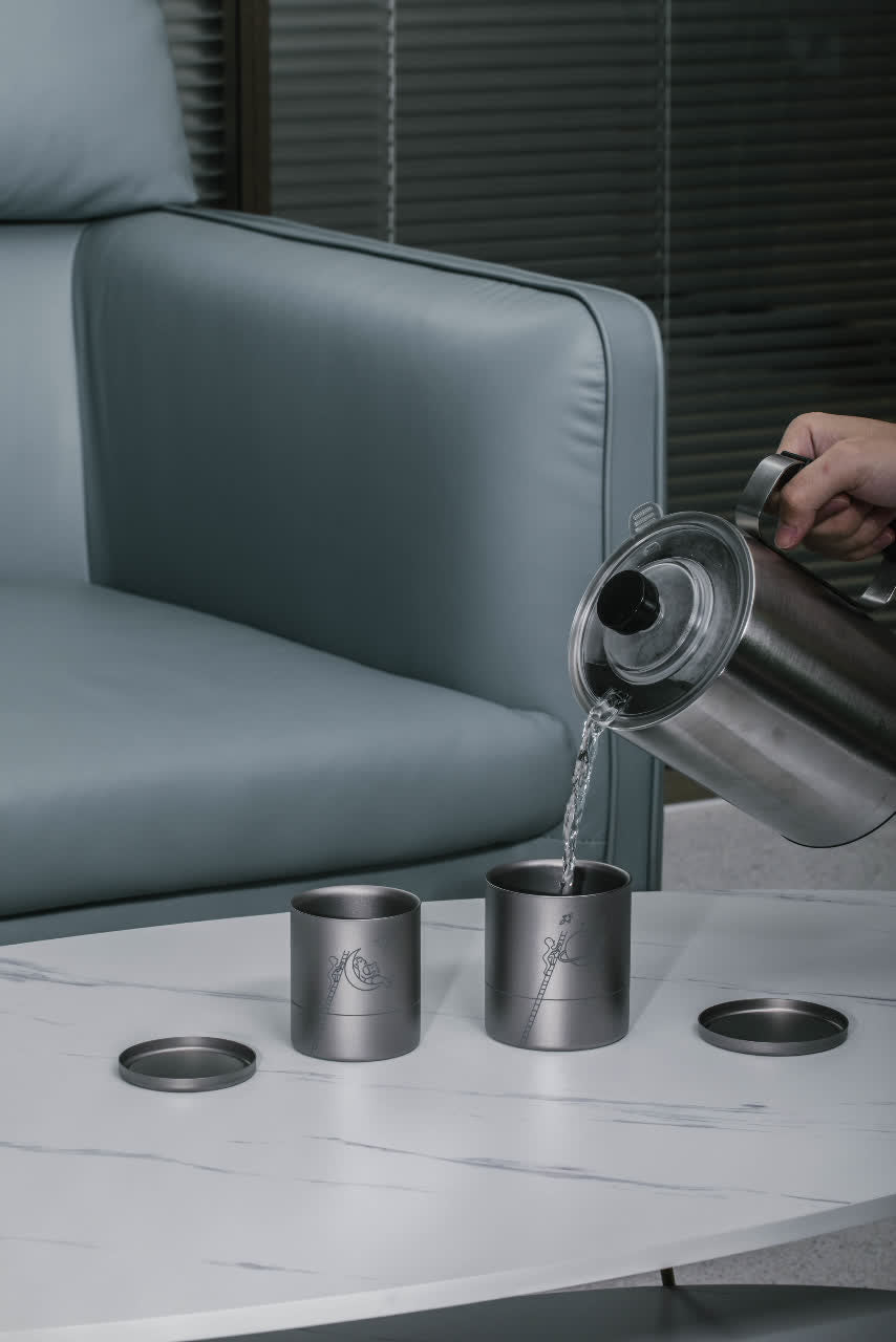 Titan -Becher -Set