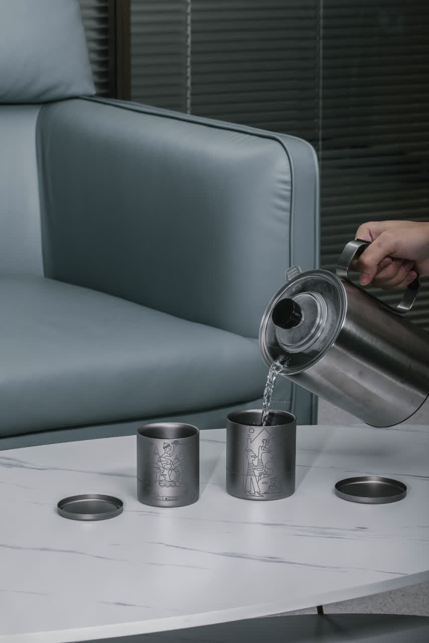 Titan -Becher -Set