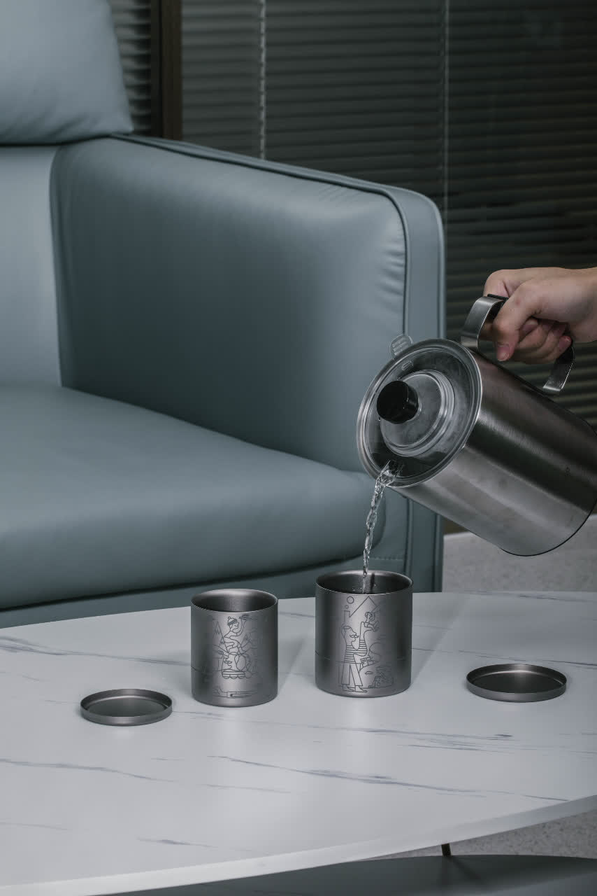 Titan -Becher -Set
