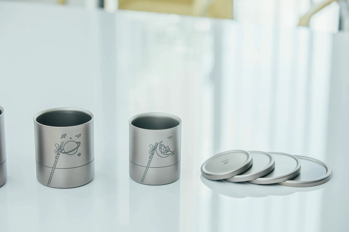Titan -Becher -Set