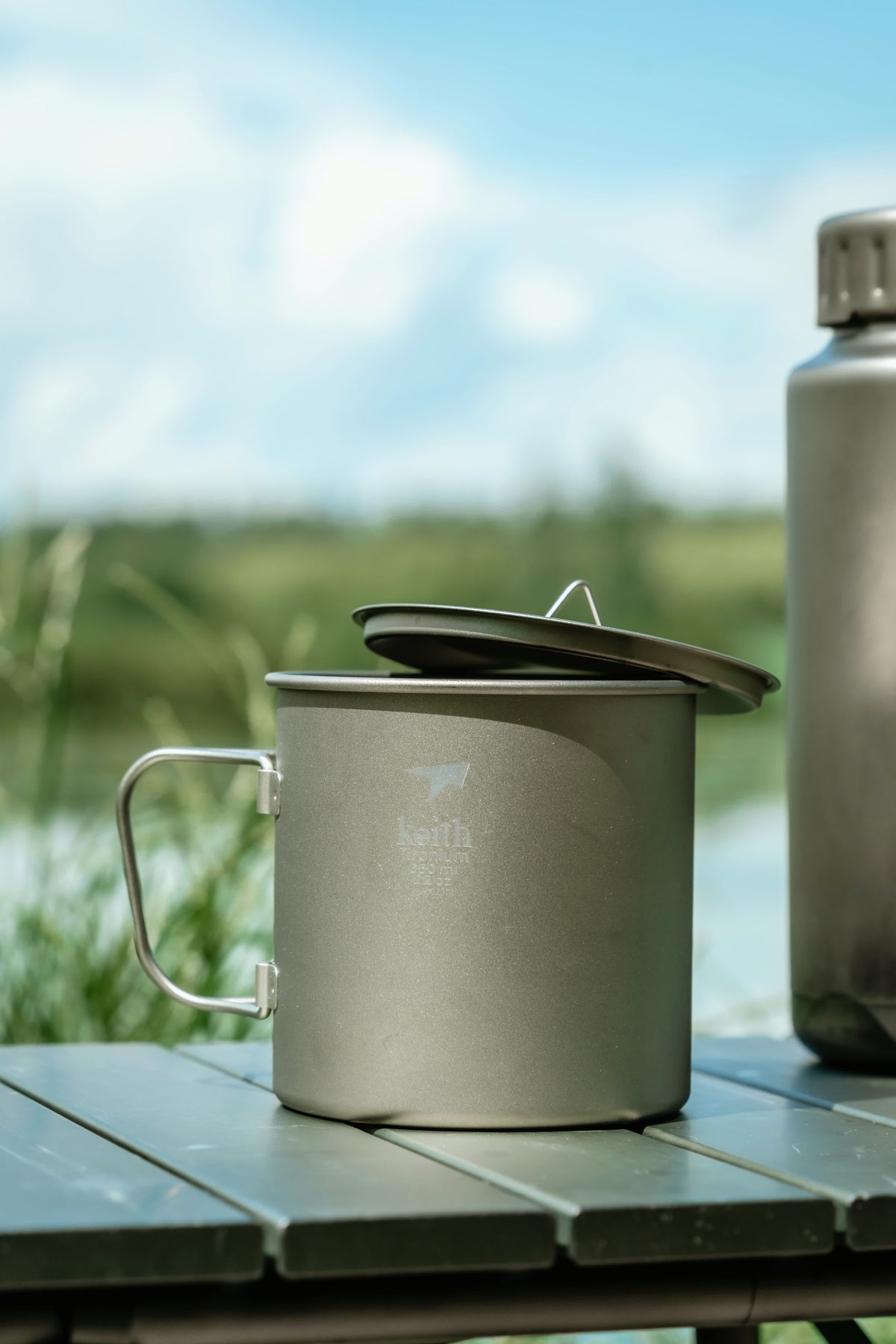 Conjunto de campamento nido de titanio