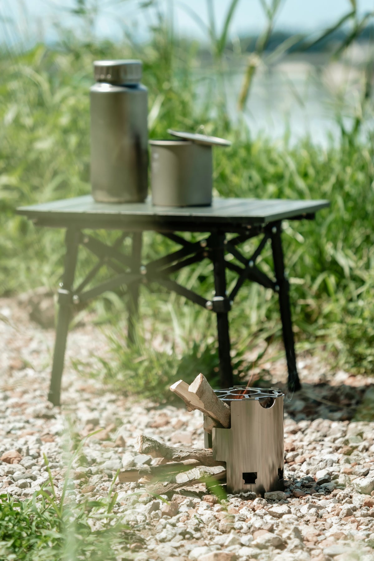 Conjunto de campamento nido de titanio
