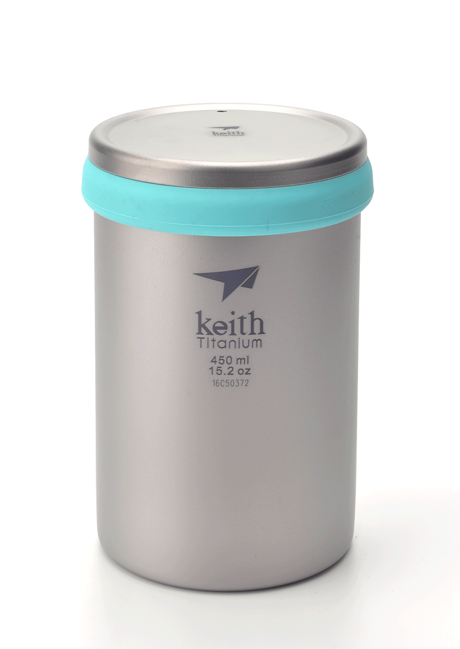 Becher mit integriertem Tee -Infuser