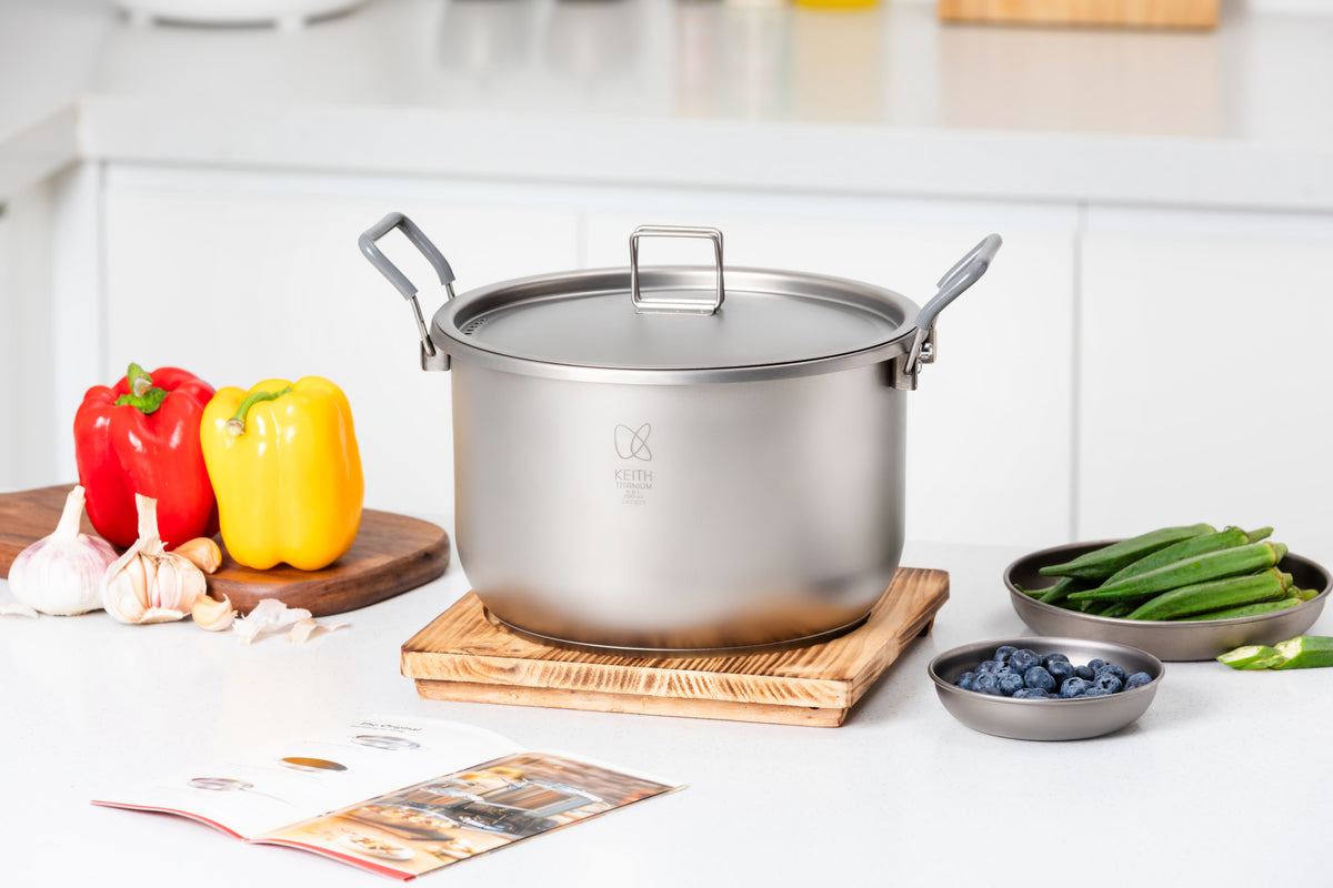 Titanium saucepans