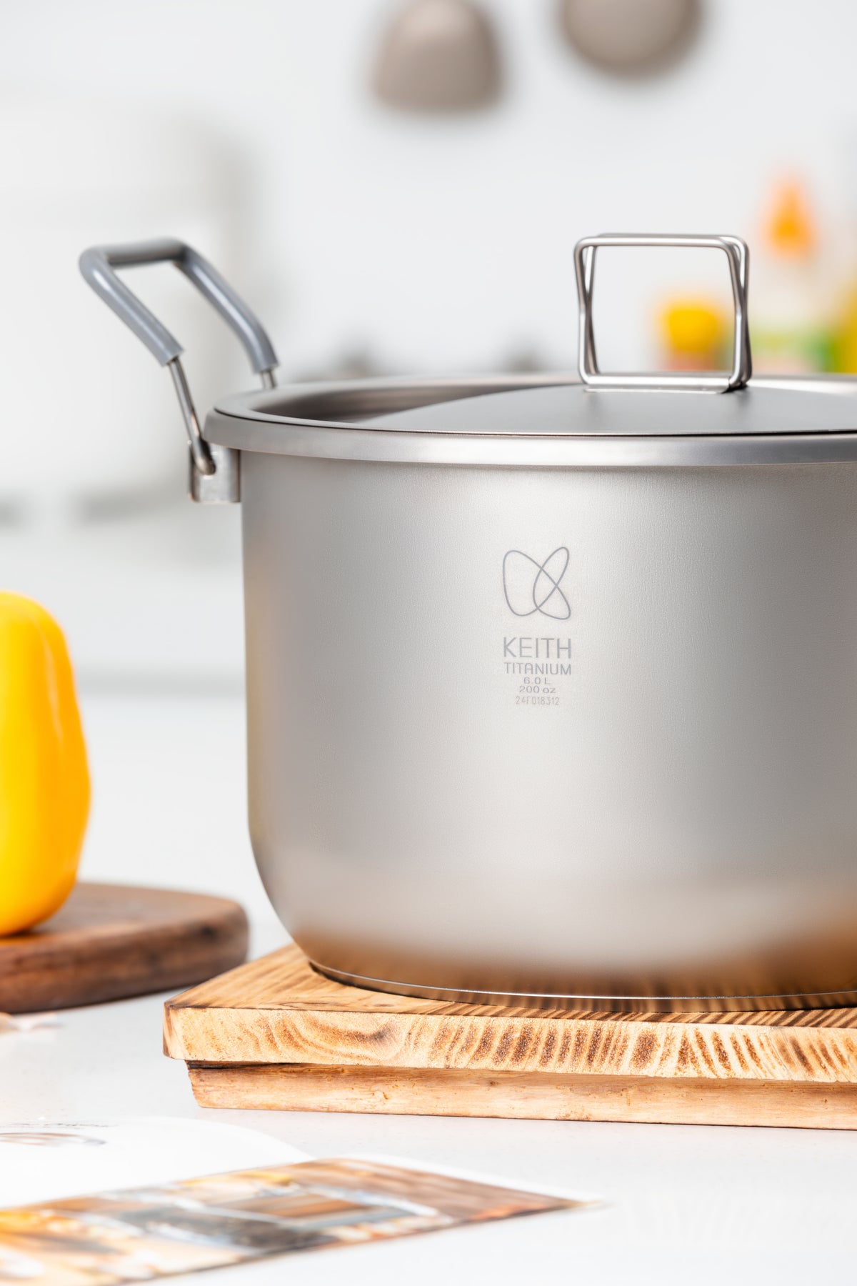 Titanium saucepans