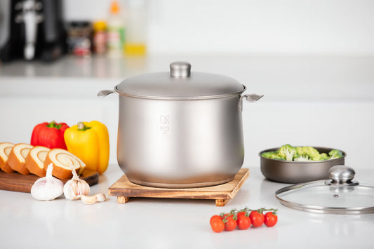 Titanium saucepans