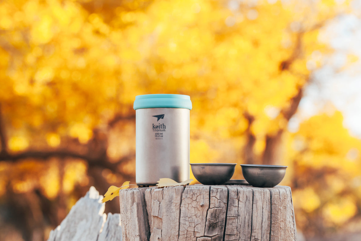 Becher mit integriertem Tee -Infuser
