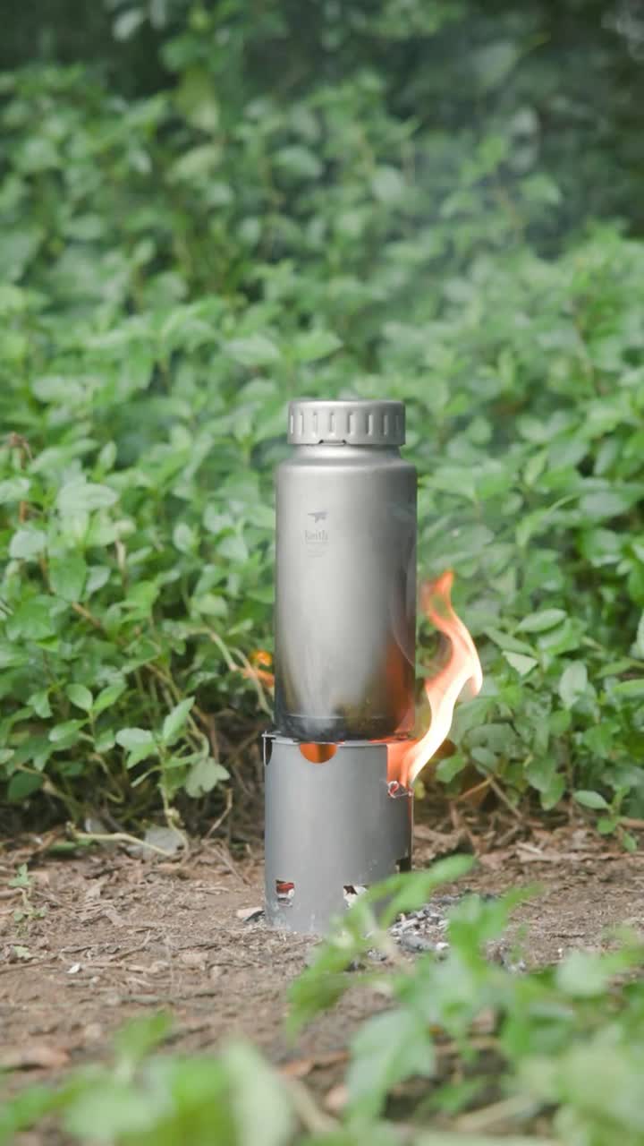 Conjunto de campamento nido de titanio