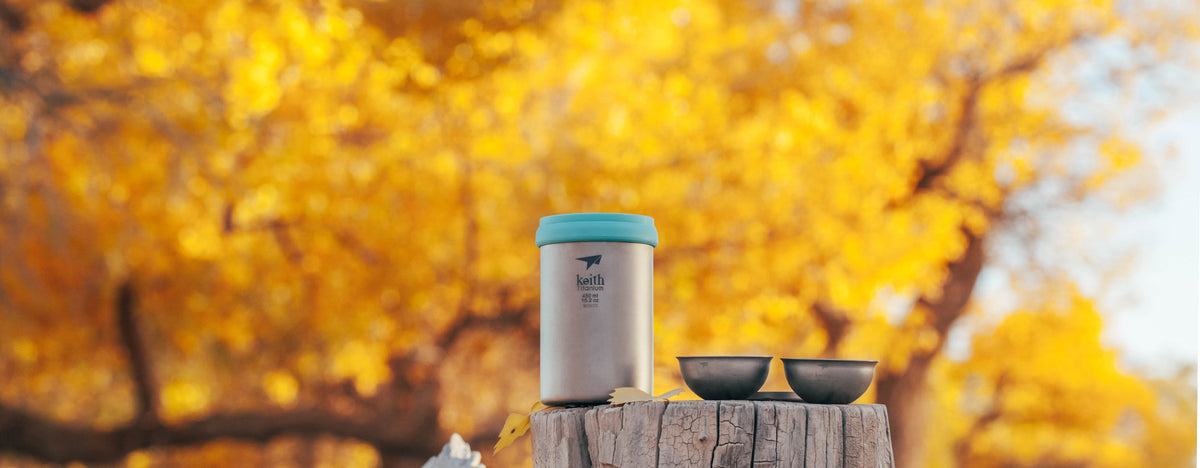 Becher mit integriertem Tee -Infuser