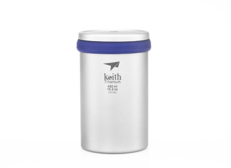 Becher mit integriertem Tee -Infuser